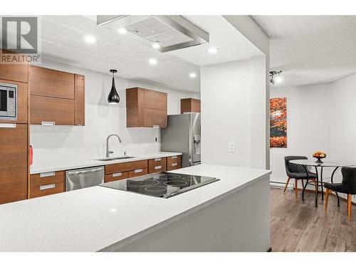 983 Bernard Avenue Unit# 105, Kelowna, BC - Indoor Photo Showing Kitchen