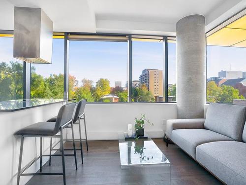 Salon - 418-1 Boul. De Maisonneuve O., Montréal (Ville-Marie), QC - Indoor Photo Showing Living Room