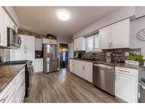 918 Cranbrook Place, Kamloops, BC - Indoor Photo Showing Kitchen