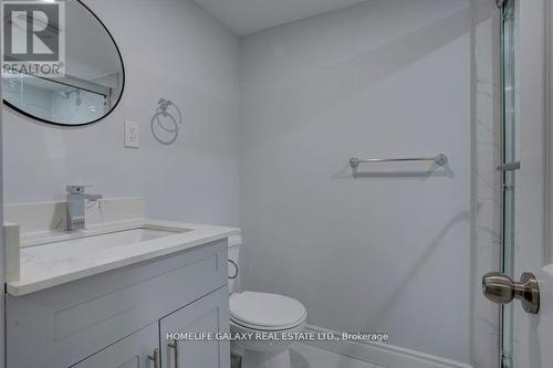 Upper 3 - 92 Bond Street, Oshawa, ON - Indoor Photo Showing Bathroom