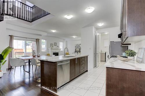 164 Birkhall Place, Barrie, ON - Indoor Photo Showing Kitchen