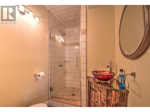 1829 Pleasant Valley Road, Armstrong, BC - Indoor Photo Showing Bathroom