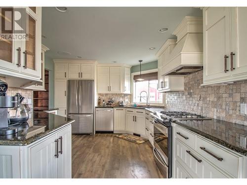 1829 Pleasant Valley Road, Armstrong, BC - Indoor Photo Showing Kitchen With Upgraded Kitchen