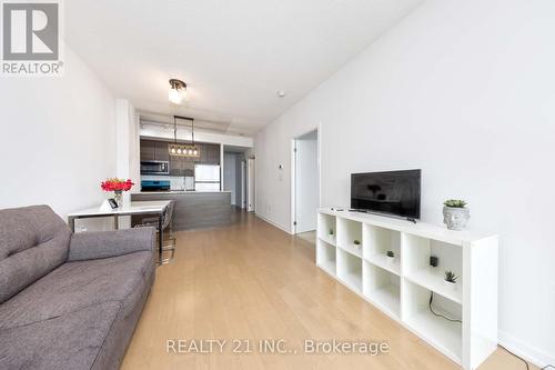 2601 - 70 Forest Manor Road, Toronto, ON - Indoor Photo Showing Living Room