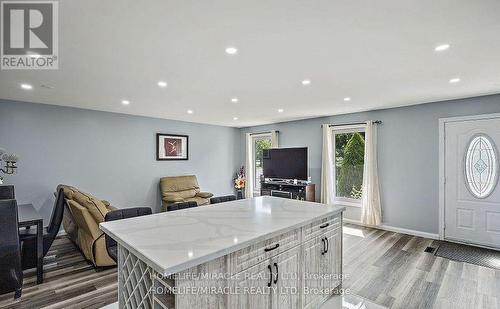 66 Loradeen Crescent, Toronto, ON - Indoor