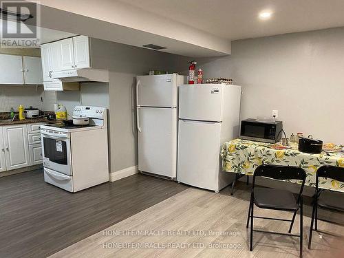 66 Loradeen Crescent, Toronto, ON - Indoor Photo Showing Kitchen