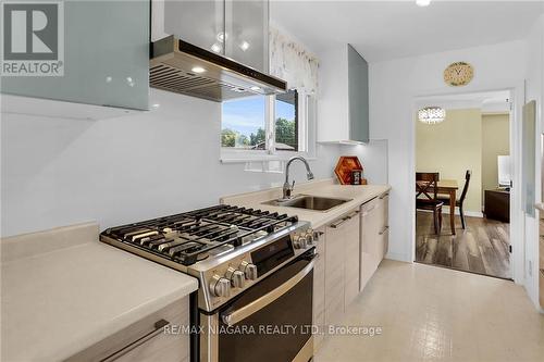 24 Coronation Drive S, Port Colborne, ON - Indoor Photo Showing Kitchen