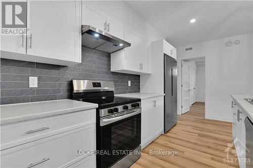 31 Marcel Street, Russell, ON - Indoor Photo Showing Kitchen With Upgraded Kitchen