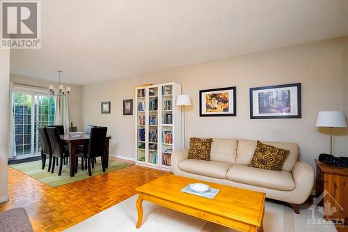 1420 Matheson Road, Ottawa, ON - Indoor Photo Showing Living Room