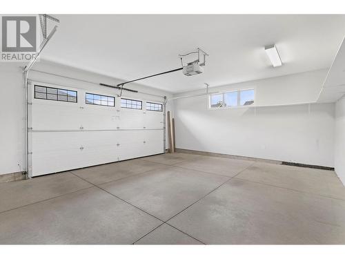 1960 Klo Road Unit# 58, Kelowna, BC - Indoor Photo Showing Garage