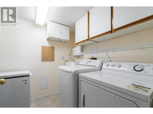 250 5 Street Se Unit# 307, Salmon Arm, BC - Indoor Photo Showing Laundry Room