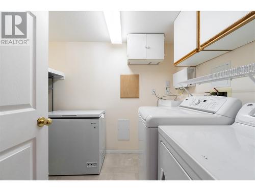 250 5 Street Se Unit# 307, Salmon Arm, BC - Indoor Photo Showing Laundry Room