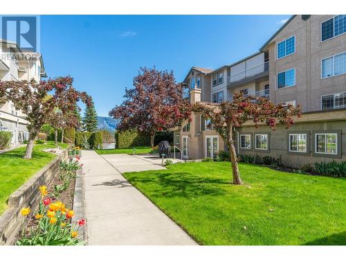 250 5 Street Se Unit# 307, Salmon Arm, BC - Outdoor