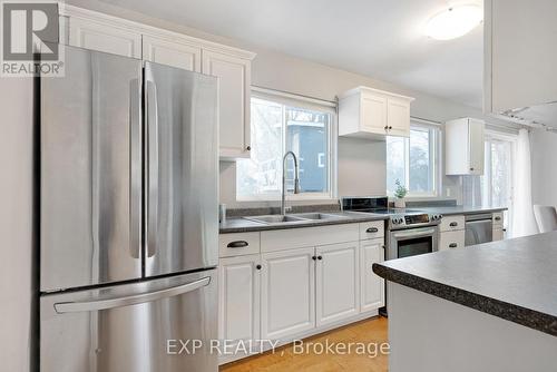 137 North Street, Alnwick/Haldimand (Grafton), ON - Indoor Photo Showing Kitchen With Double Sink With Upgraded Kitchen