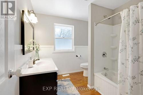 137 North Street, Alnwick/Haldimand (Grafton), ON - Indoor Photo Showing Bathroom