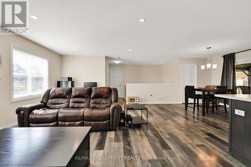 2 Kendell Lane, Ingersoll, ON - Indoor Photo Showing Living Room