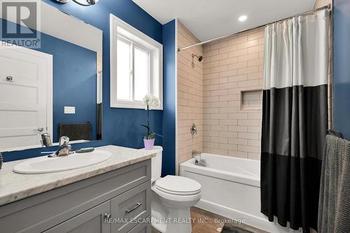 2 Kendell Lane, Ingersoll, ON - Indoor Photo Showing Bathroom