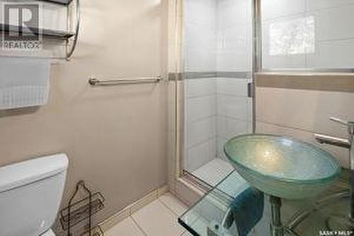 907A Argyle Avenue, Saskatoon, SK - Indoor Photo Showing Bathroom