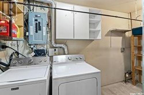 907A Argyle Avenue, Saskatoon, SK - Indoor Photo Showing Laundry Room