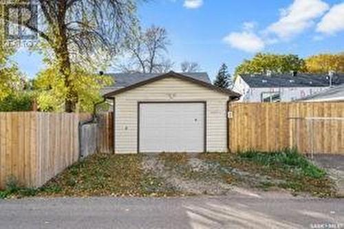 907A Argyle Avenue, Saskatoon, SK - Outdoor