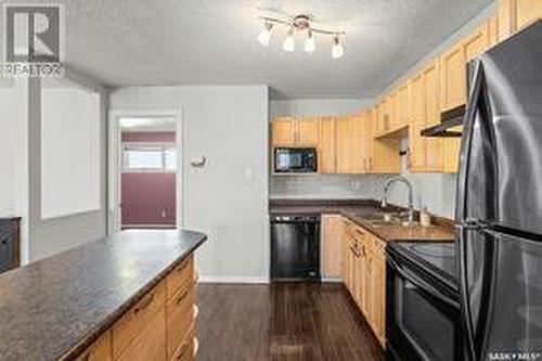 907A Argyle Avenue, Saskatoon, SK - Indoor Photo Showing Kitchen