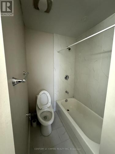 56 Petunias Road, Brampton, ON - Indoor Photo Showing Bathroom