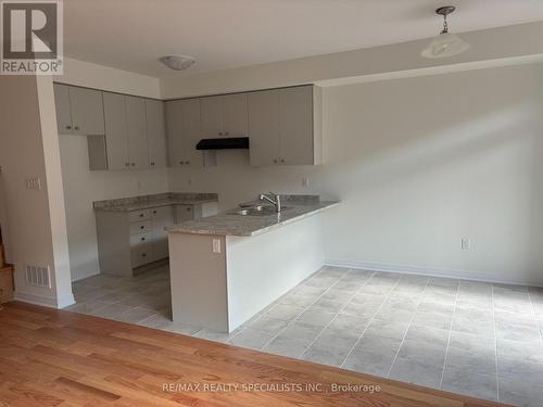 119 Masters Street, Welland, ON - Indoor Photo Showing Kitchen