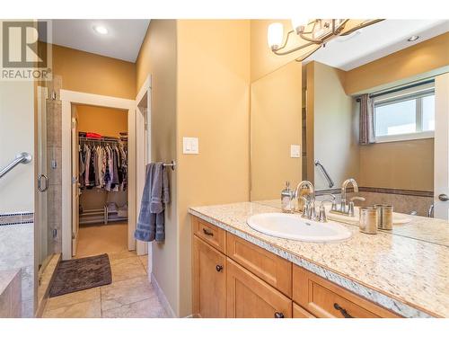 5016 Seon Crescent, Kelowna, BC - Indoor Photo Showing Bathroom