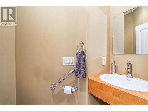 5016 Seon Crescent, Kelowna, BC - Indoor Photo Showing Bathroom