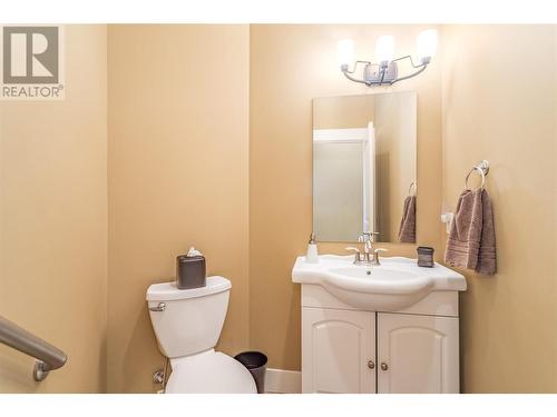 5016 Seon Crescent, Kelowna, BC - Indoor Photo Showing Bathroom