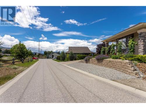 5016 Seon Crescent, Kelowna, BC - Outdoor