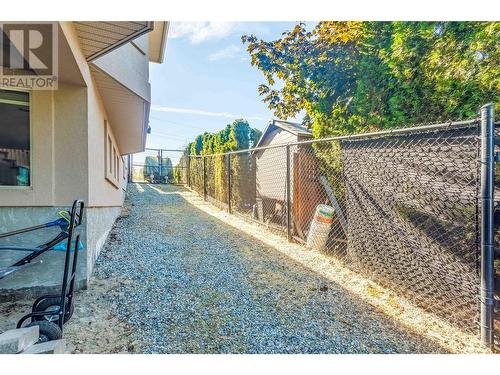 5016 Seon Crescent, Kelowna, BC - Outdoor