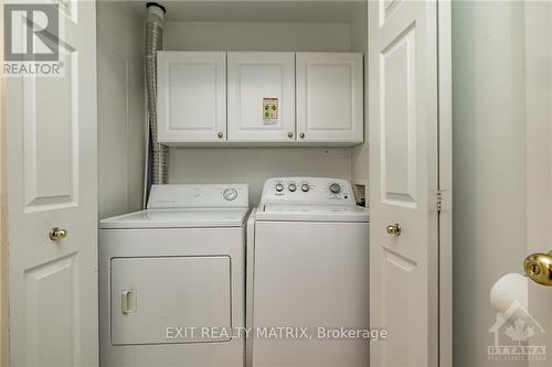 4 - 110 Briargate, Ottawa, ON - Indoor Photo Showing Laundry Room