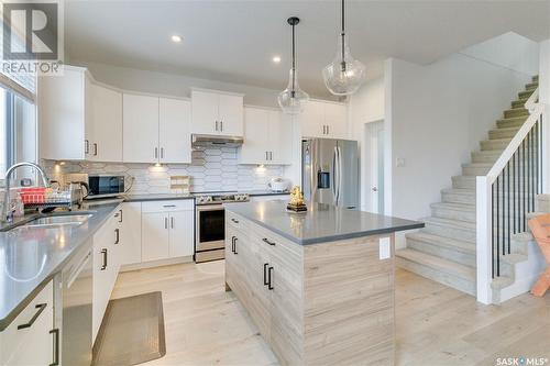 487 Mcfaull Crescent, Saskatoon, SK - Indoor Photo Showing Kitchen With Stainless Steel Kitchen With Double Sink With Upgraded Kitchen