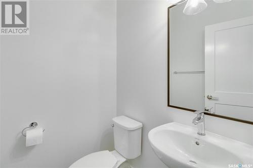 487 Mcfaull Crescent, Saskatoon, SK - Indoor Photo Showing Bathroom