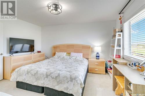 487 Mcfaull Crescent, Saskatoon, SK - Indoor Photo Showing Bedroom