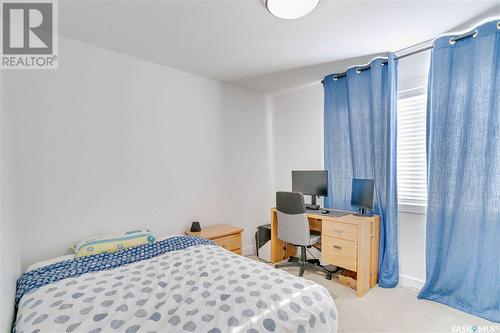 487 Mcfaull Crescent, Saskatoon, SK - Indoor Photo Showing Bedroom