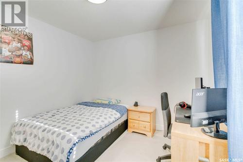 487 Mcfaull Crescent, Saskatoon, SK - Indoor Photo Showing Bedroom