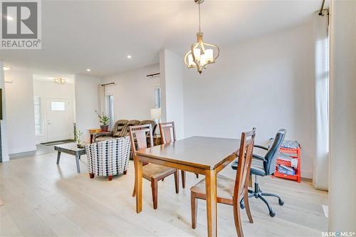 487 Mcfaull Crescent, Saskatoon, SK - Indoor Photo Showing Dining Room