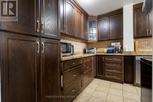 100 Mount Albion Road, Hamilton, ON - Indoor Photo Showing Kitchen