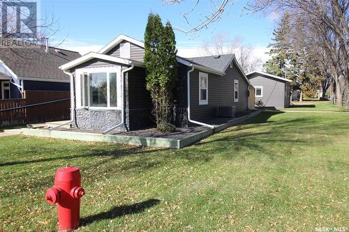 387 3Rd Avenue E, Shaunavon, SK - Outdoor