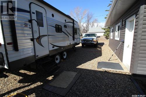 387 3Rd Avenue E, Shaunavon, SK - Outdoor With Exterior