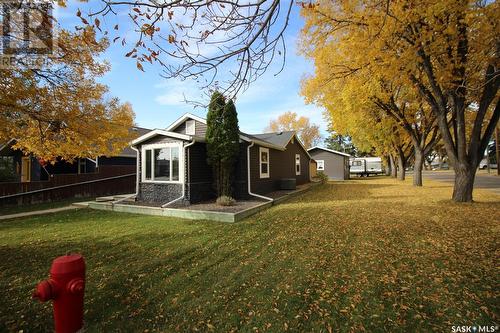 387 3Rd Avenue E, Shaunavon, SK - Outdoor