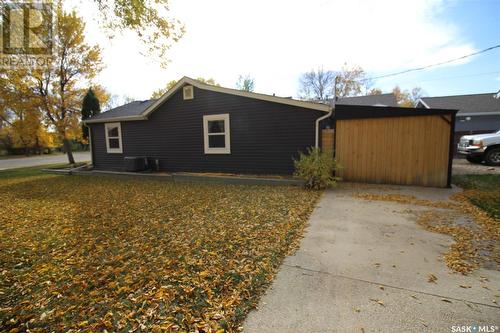 387 3Rd Avenue E, Shaunavon, SK - Outdoor