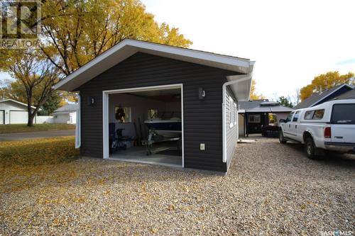 387 3Rd Avenue E, Shaunavon, SK - Outdoor With Exterior