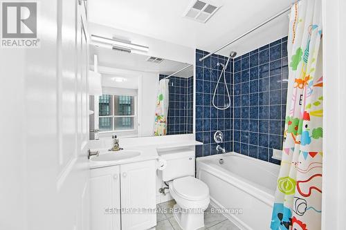 1605 - 7 Lorraine Drive, Toronto, ON - Indoor Photo Showing Bathroom