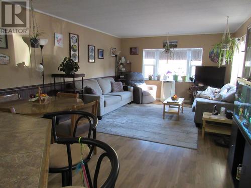 522A 201St Avenue, Castlegar, BC - Indoor Photo Showing Living Room