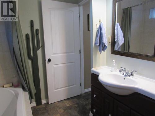 522A 201St Avenue, Castlegar, BC - Indoor Photo Showing Bathroom