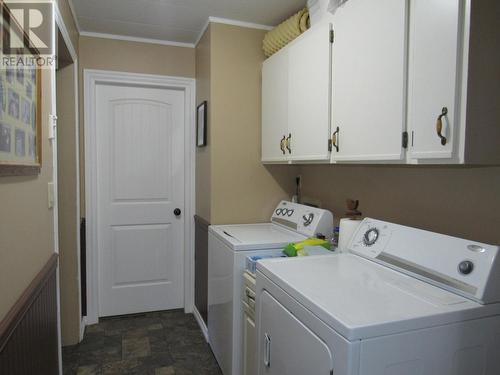 522A 201St Avenue, Castlegar, BC - Indoor Photo Showing Laundry Room