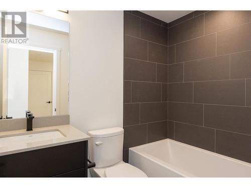 660 Cawston Avenue Unit# 302, Kelowna, BC - Indoor Photo Showing Bathroom